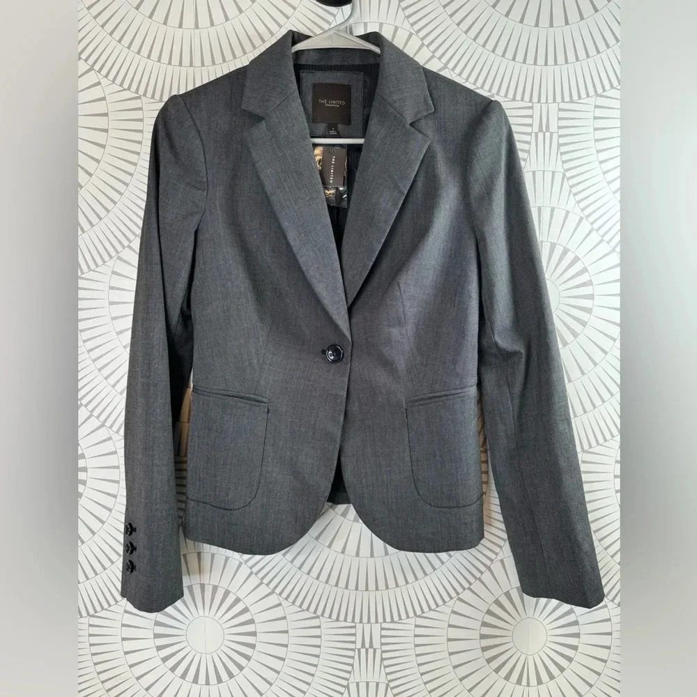 The Limited Women’s NWT Gray Blazer Size 2 One Button Faux Pockets